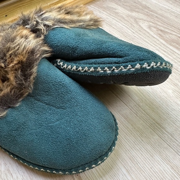 Floopi Teal Slippers with Fur ~ Medium Sizes 7-8 - Picture 9 of 9